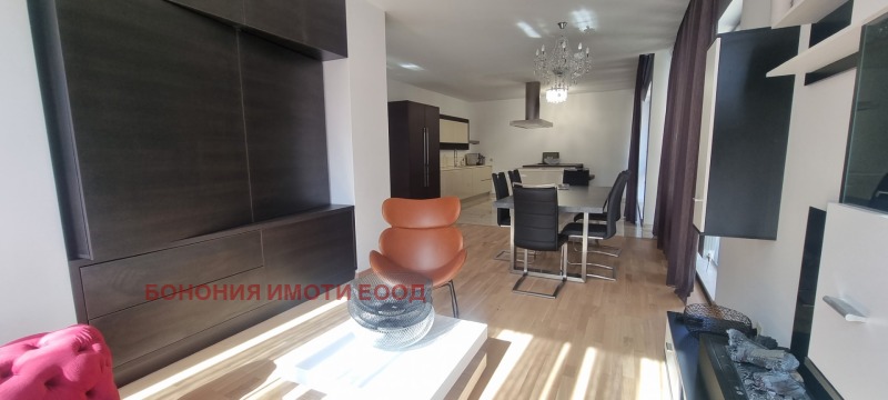 Продава  4-стаен град София , Изток , 220 кв.м | 49363008