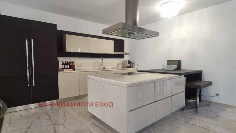 Продава 4-СТАЕН, гр. София, Изток, снимка 5 - Aпартаменти - 47877455