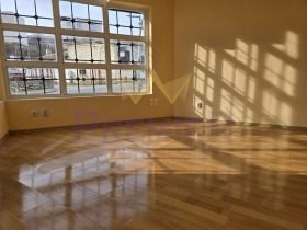 Продава  Ателие, таван, гр. Балчик