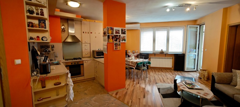 In vendita  2 camere da letto Sofia , Hadgi Dimitar , 77 mq | 44779424