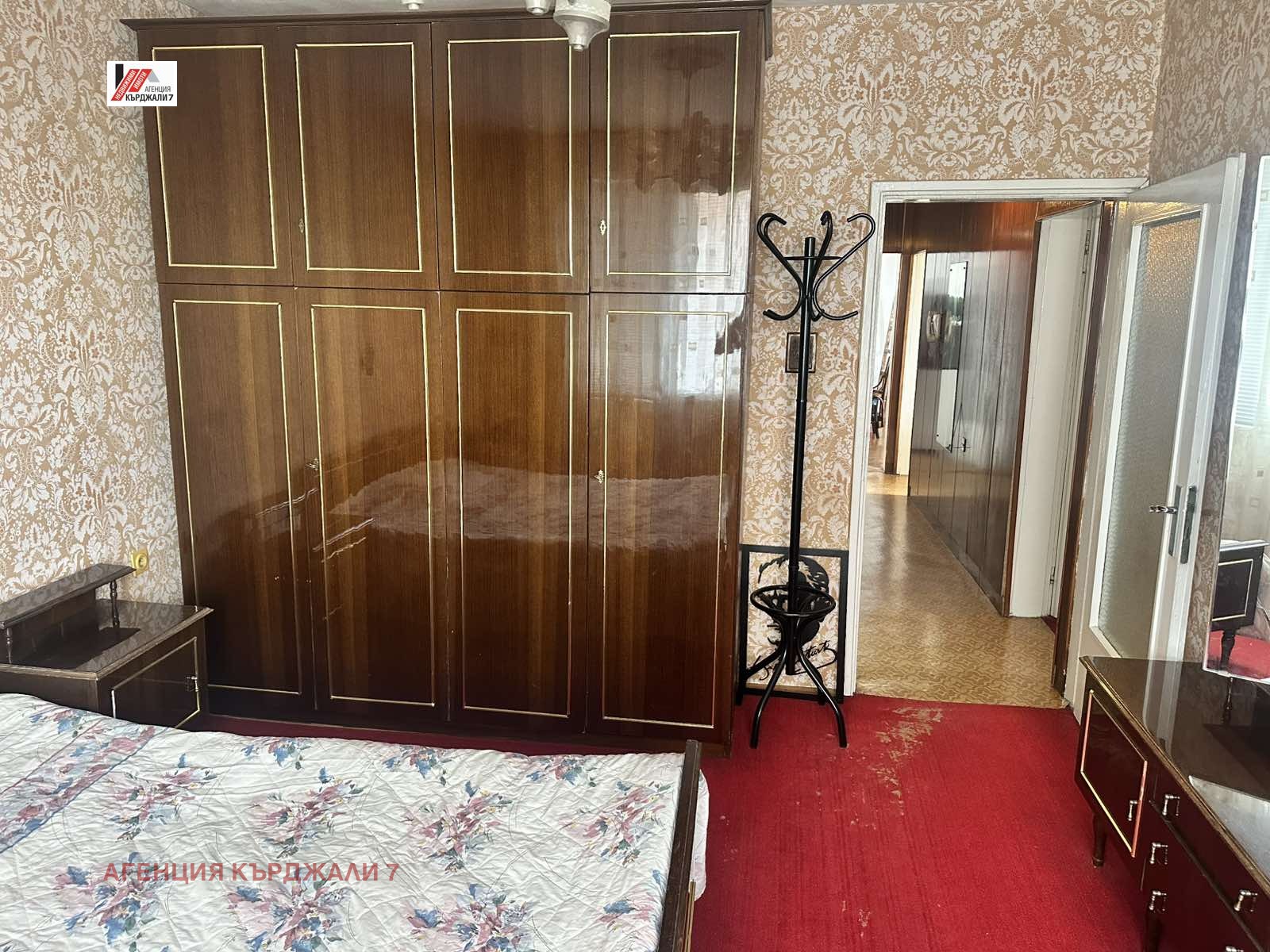 Продава 4-СТАЕН, гр. Кърджали, Възрожденци, снимка 10 - Апартаменти - 55042870