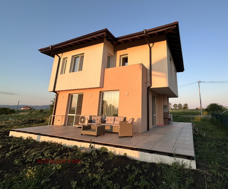 Продава  Къща област София , с. Хераково , 180 кв.м | 93143679