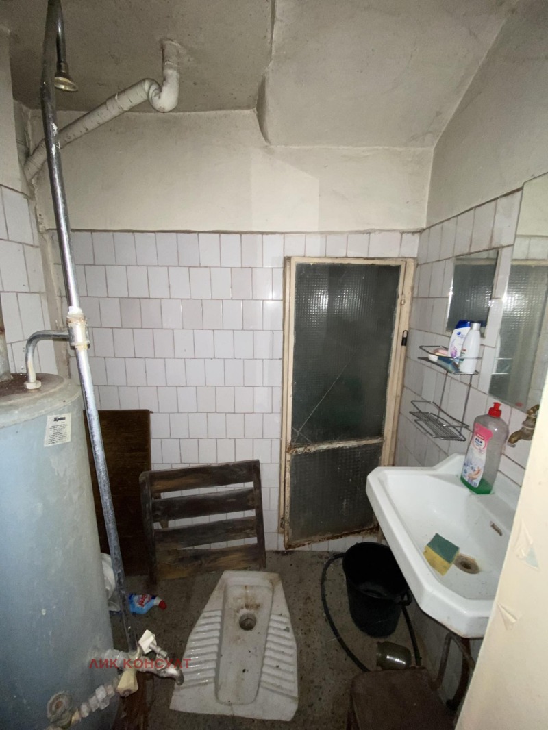 Продава  Къща град Търговище , Запад 1 , 240 кв.м | 36678882 - изображение [15]