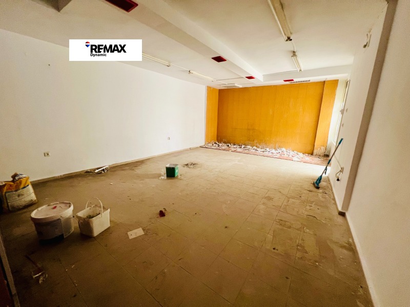 Продава МАГАЗИН, гр. Бургас, Център, снимка 2 - Магазини - 52576296