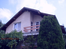 House Golemo Buchino, region Pernik 12