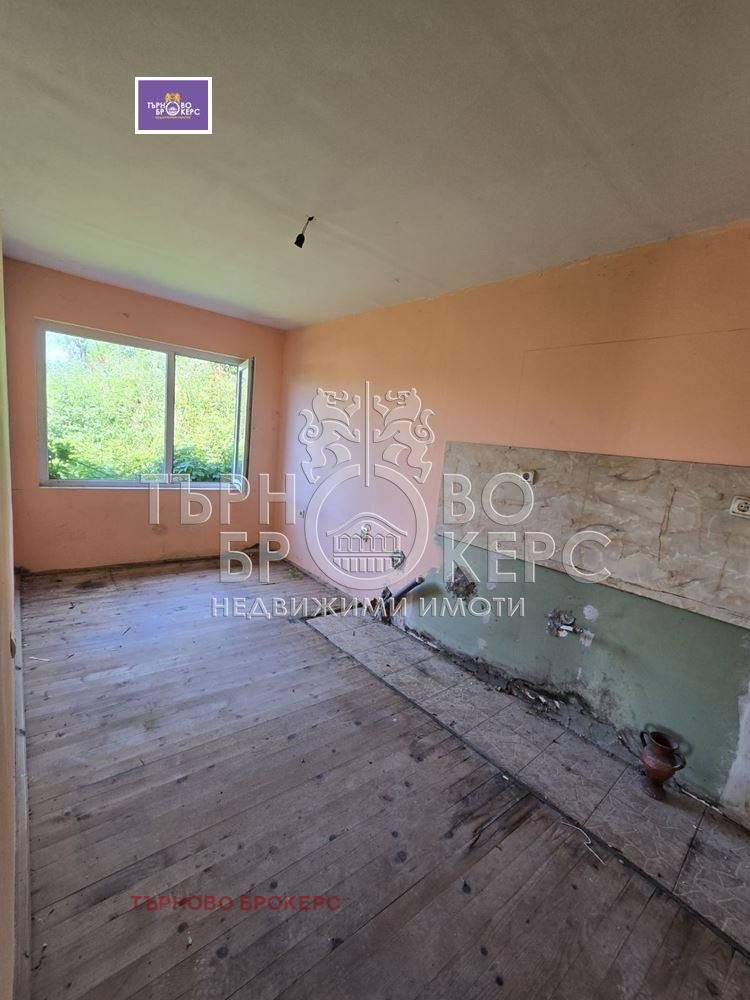 Продава КЪЩА, гр. Дебелец, област Велико Търново, снимка 2 - Къщи - 54914544