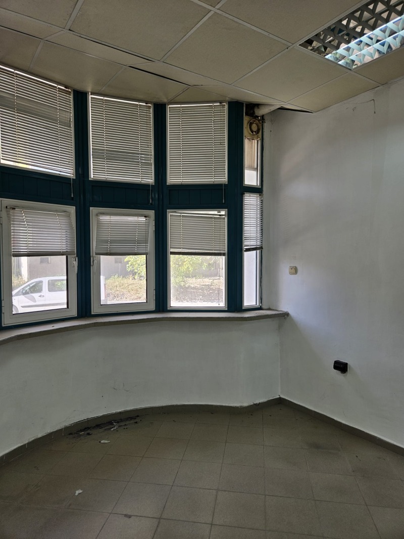 Продава  Пром. помещение град Кърджали , Възрожденци , 130 кв.м | 10090784 - изображение [2]
