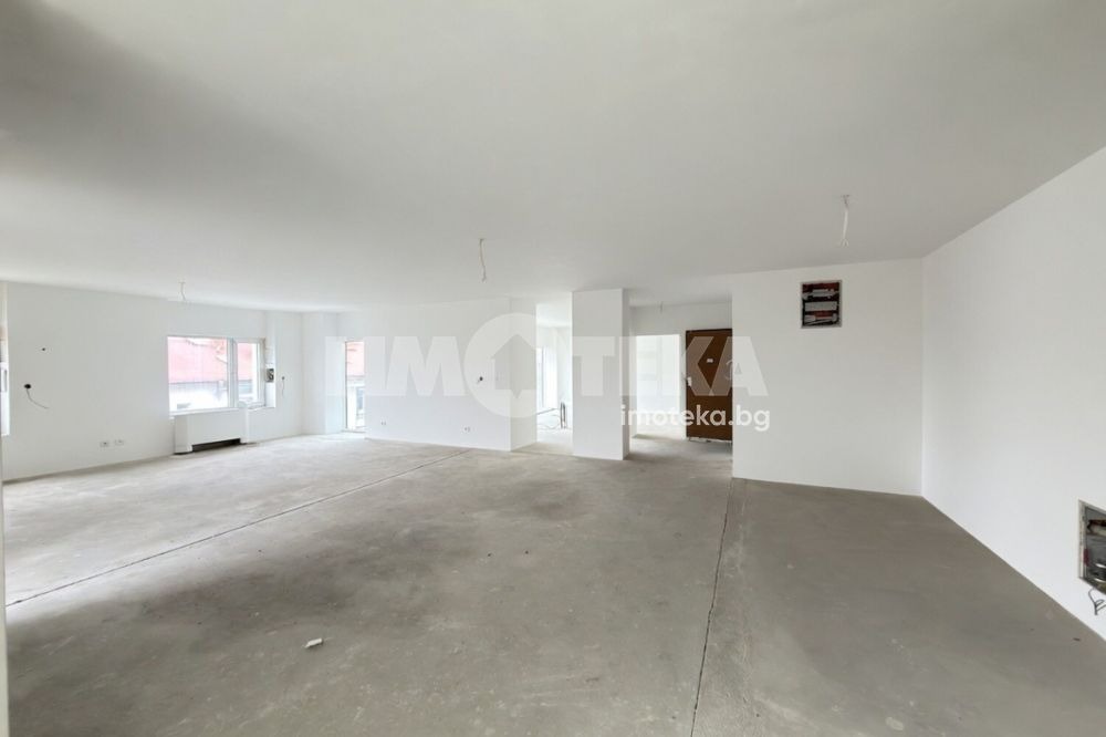Продава МНОГОСТАЕН, гр. София, Изток, снимка 2 - Апартаменти - 54148605