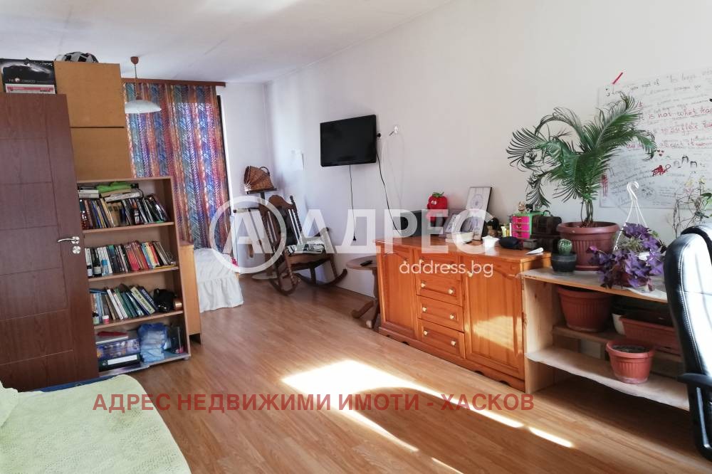 Продава КЪЩА, гр. Хасково, Любен Каравелов, снимка 13 - Къщи - 54879775