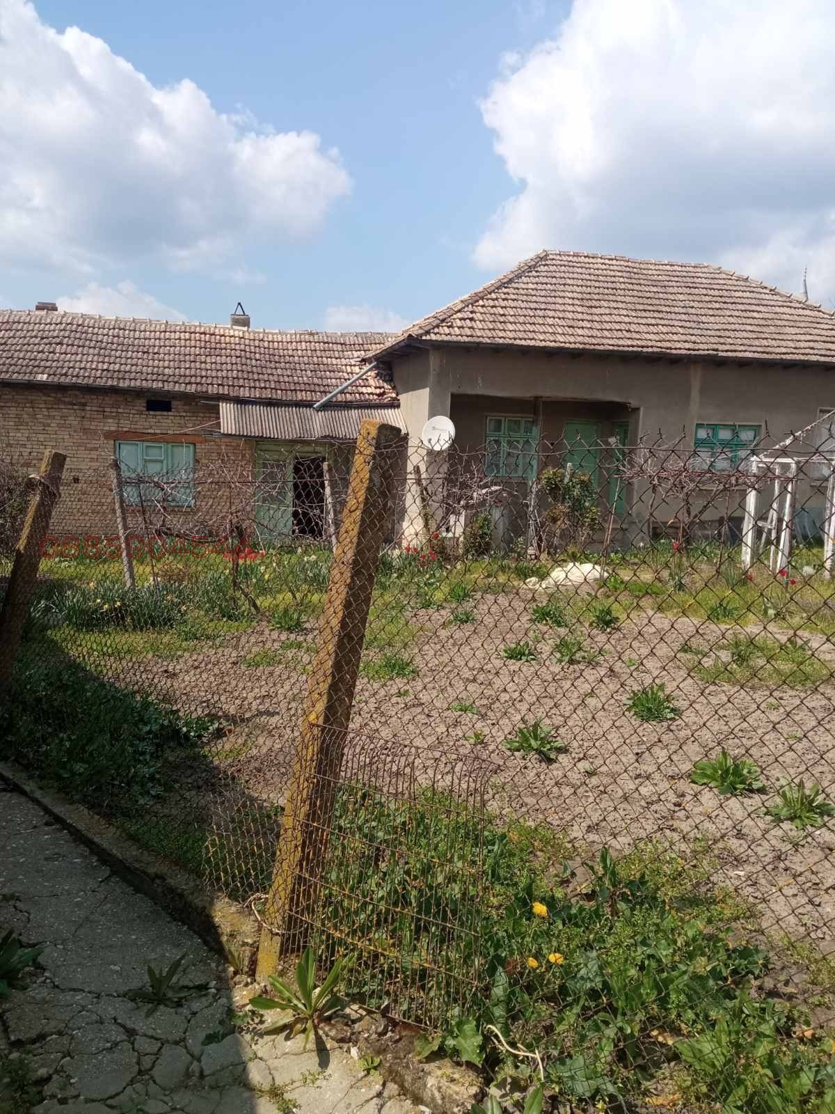 Продава КЪЩА, с. Ломци, област Търговище