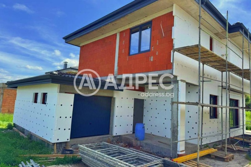 Till salu  Hus region Sofia , Bojuristje , 216 kvm | 66889912