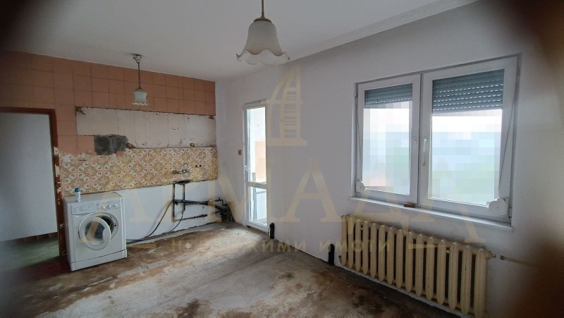 Продава  3-стаен град Пловдив , Тракия , 92 кв.м | 46099174 - изображение [2]