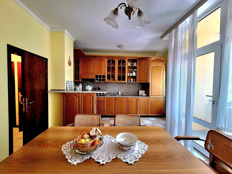 De vânzare  3 dormitoare Varna , Ciataldja , 130 mp | 14263188 - imagine [4]
