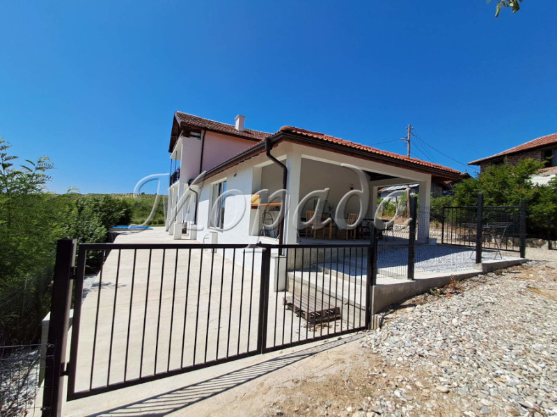 Продава  Къща област Благоевград , с. Лозеница , 182 кв.м | 93401986