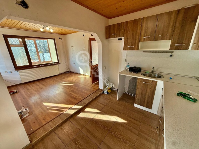 Продава КЪЩА, гр. Долна Оряховица, област Велико Търново, снимка 11 - Къщи - 52455599