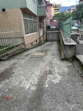 Garage Manastirski livadi, Sofia