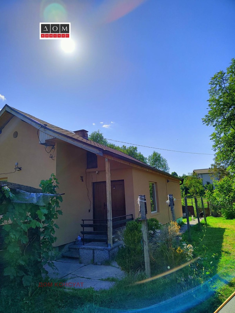 Продава КЪЩА, област София, с. Бърложница • 89000 € / 174068.87 лв. • 88746248 1