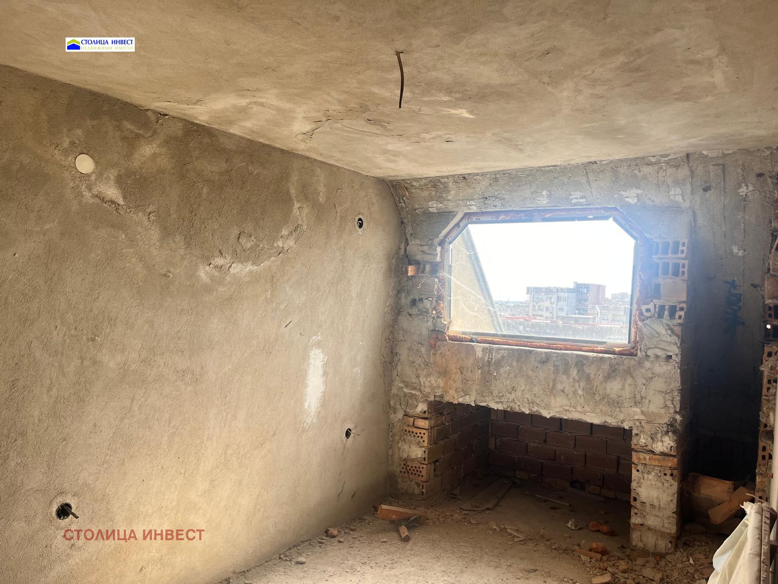 Продава АТЕЛИЕ, ТАВАН, гр. Русе, Широк център, снимка 2 - Апартаменти - 36812632