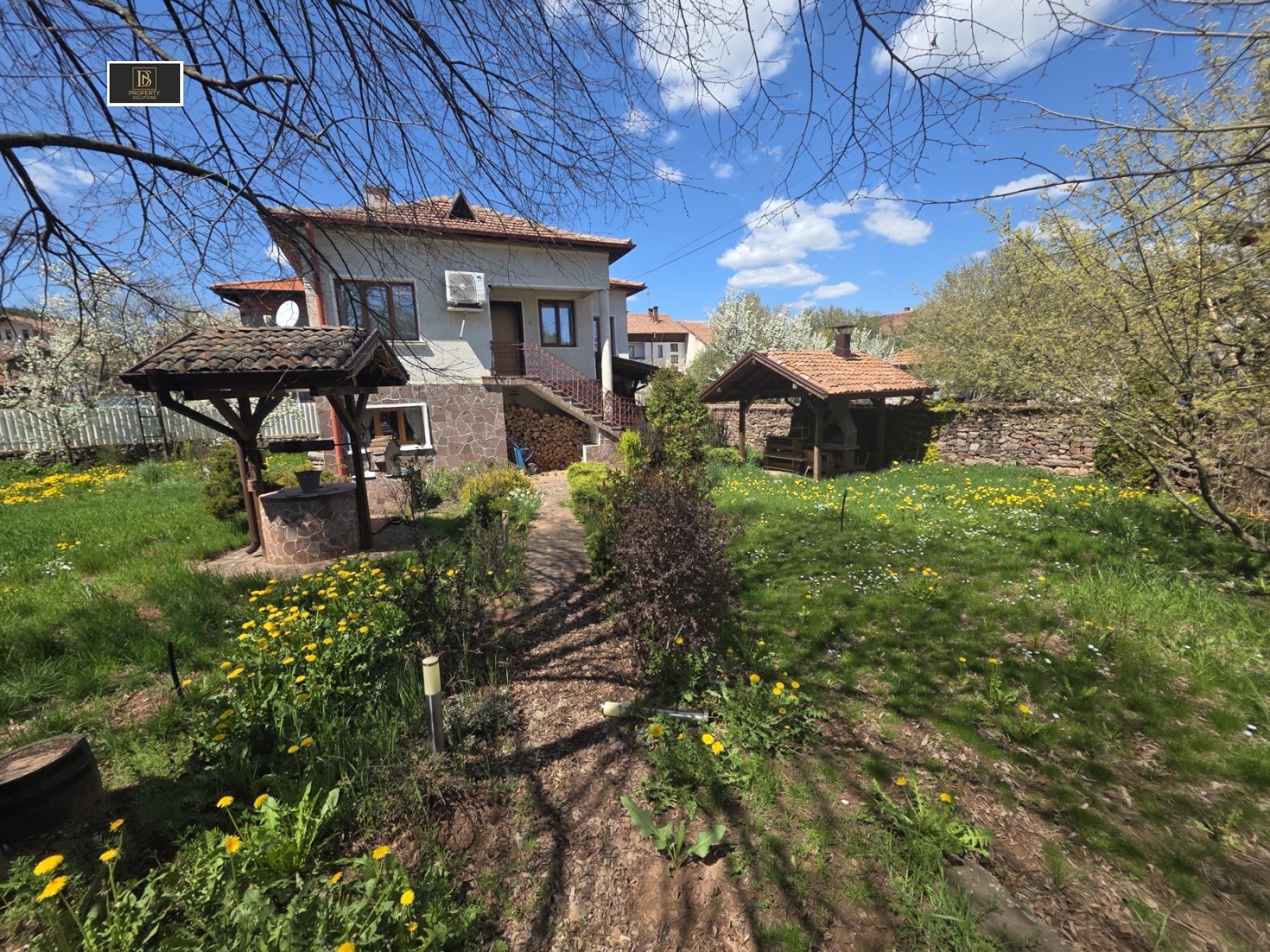 Продава КЪЩА, с. Ноевци, област Перник