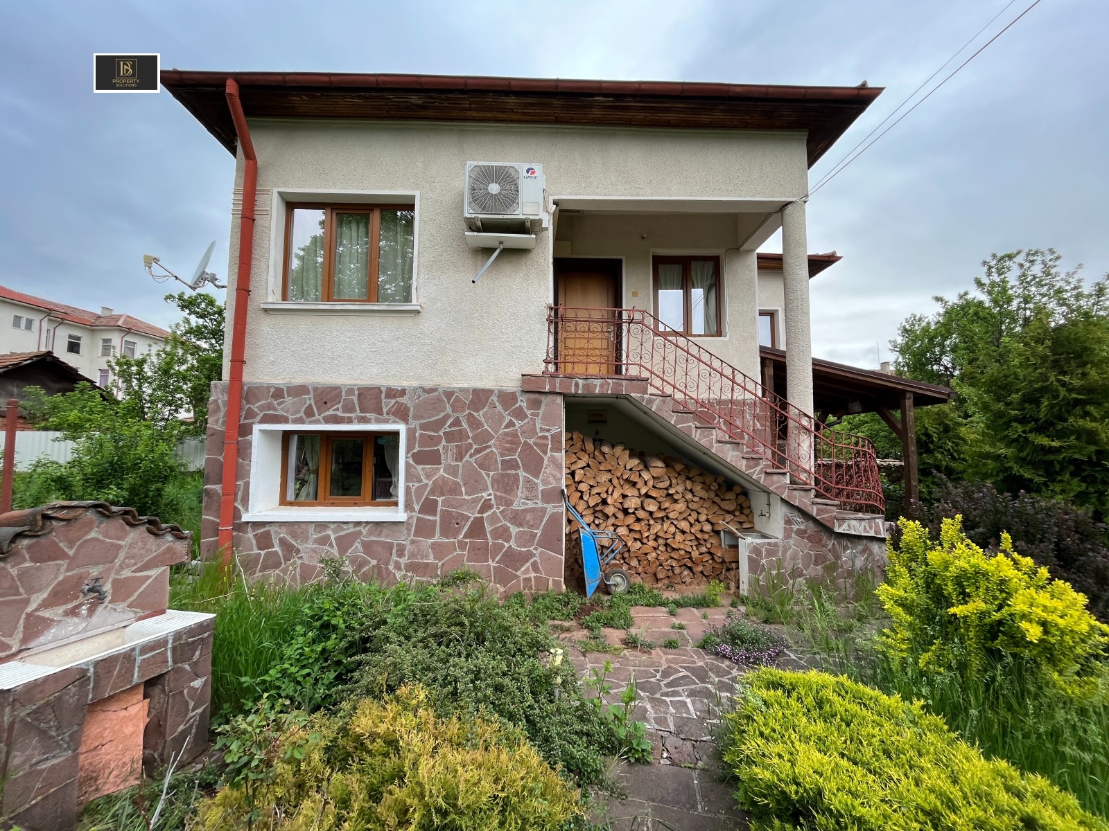 Продава КЪЩА, с. Ноевци, област Перник, снимка 2 - Къщи - 54726249