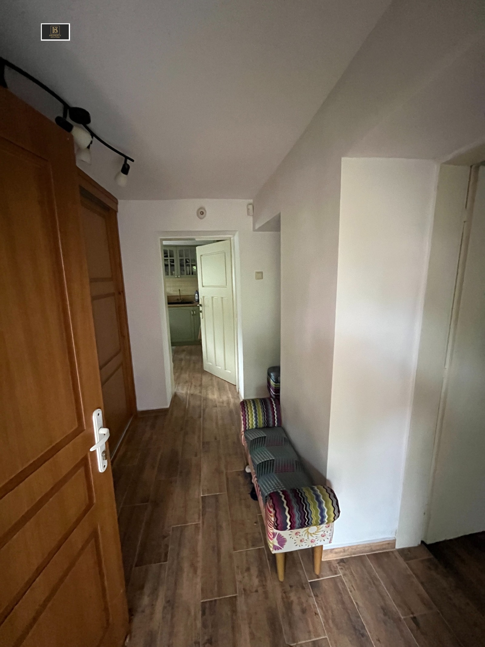Продава КЪЩА, с. Ноевци, област Перник, снимка 3 - Къщи - 54726249