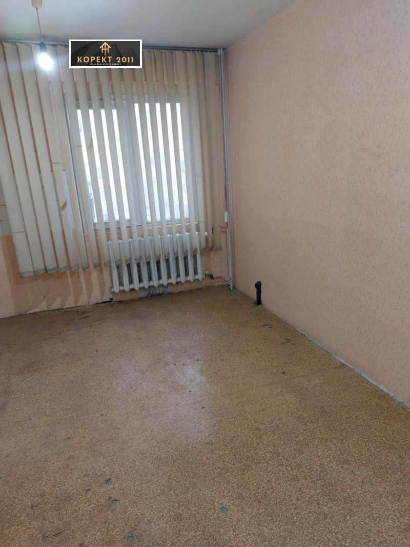 Продава  2-стаен град Русе , Здравец Север 2 , 80 кв.м | 38998836 - изображение [4]