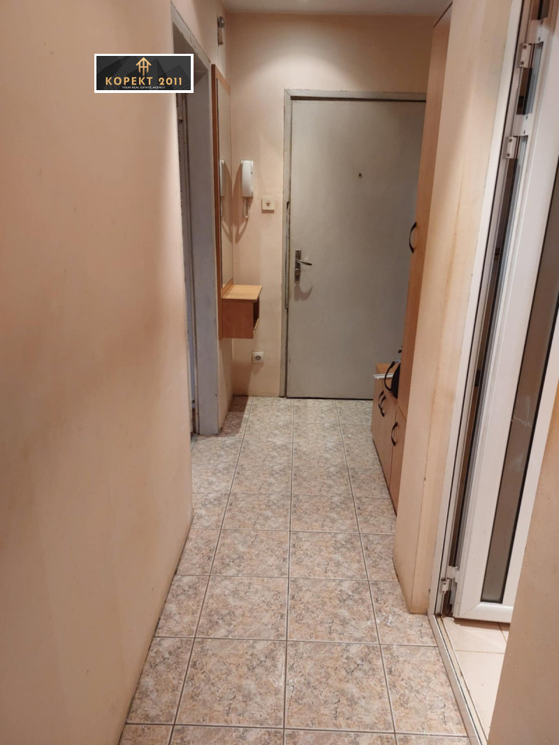 Продава  2-стаен град Русе , Здравец Север 2 , 80 кв.м | 38998836 - изображение [7]