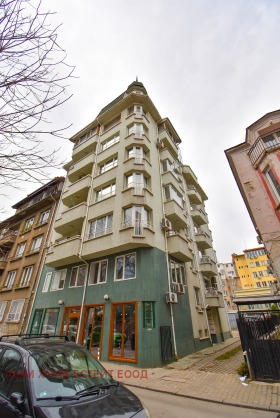 Продажба на имоти в Център, град София — страница 7 - изображение 11 