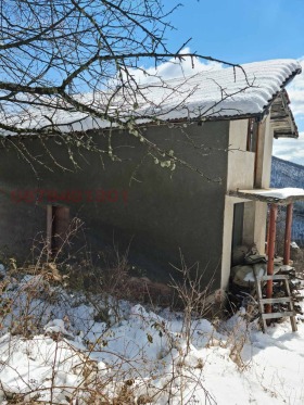 Casa Svoge, região Sófia 3