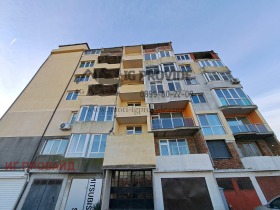 Продажба на четеристайни апартаменти в област Бургас - изображение 1 