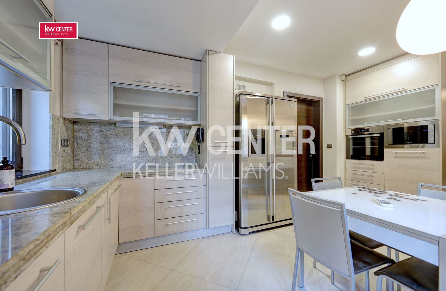 Продава МНОГОСТАЕН, гр. София, Център, снимка 6 - Апартаменти - 53270953