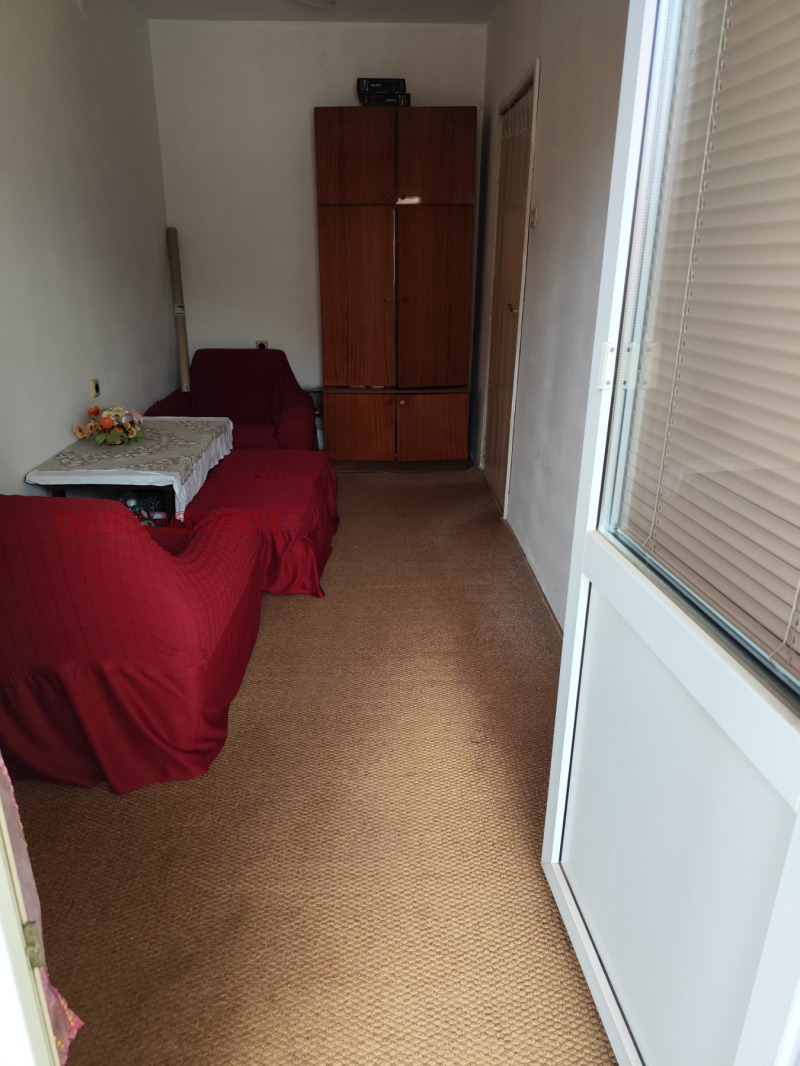 Продава ЕТАЖ ОТ КЪЩА, гр. Ловеч, Широк център, снимка 8 - Етаж от къща - 52779692