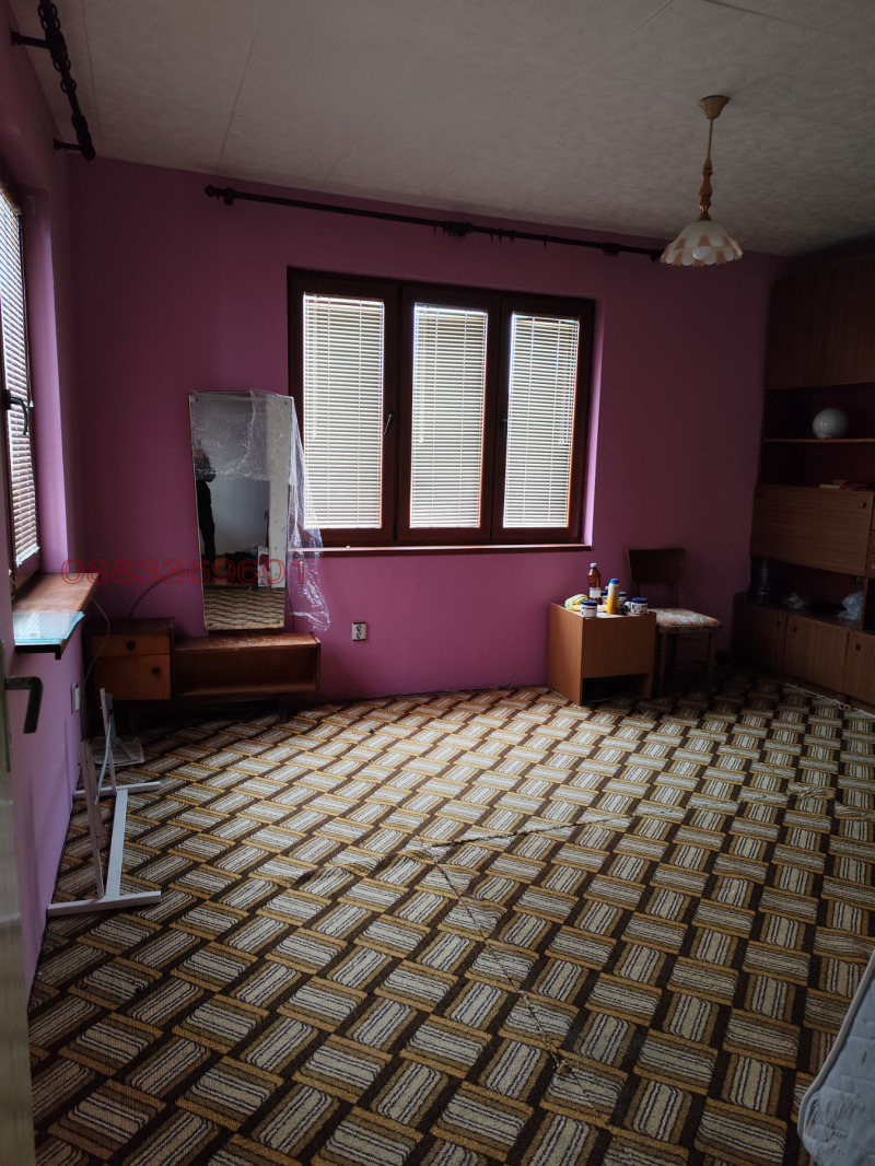 Продава ЕТАЖ ОТ КЪЩА, гр. Ловеч, Широк център, снимка 9 - Етаж от къща - 52779692