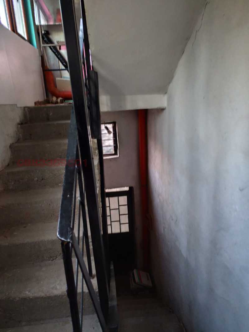 Продава ЕТАЖ ОТ КЪЩА, гр. Ловеч, Широк център, снимка 3 - Етаж от къща - 52779692