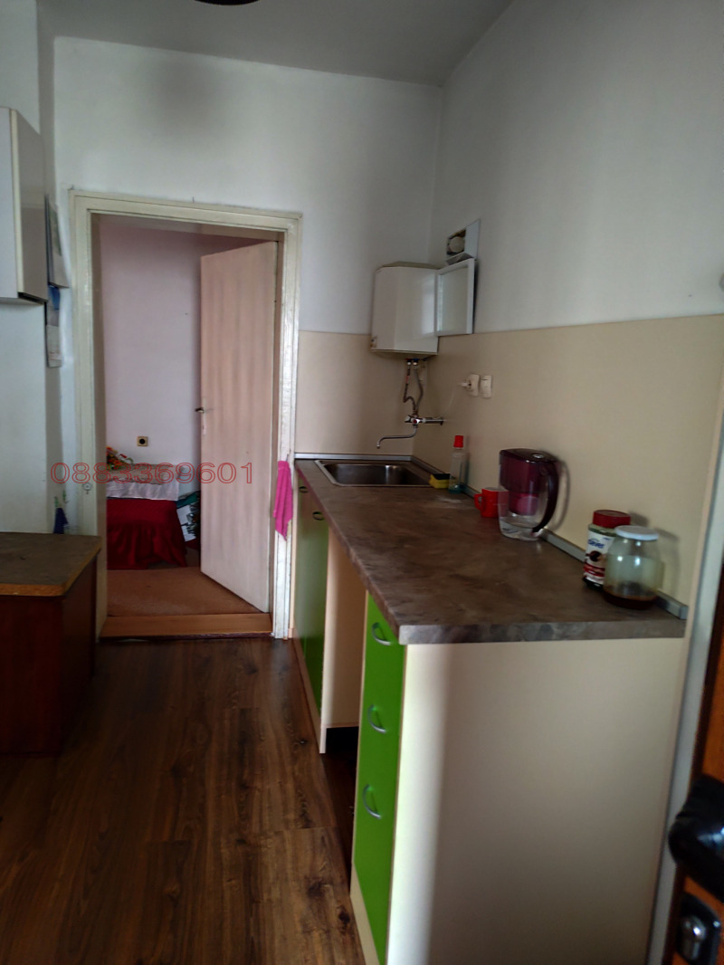 Продава ЕТАЖ ОТ КЪЩА, гр. Ловеч, Широк център, снимка 6 - Етаж от къща - 52779692