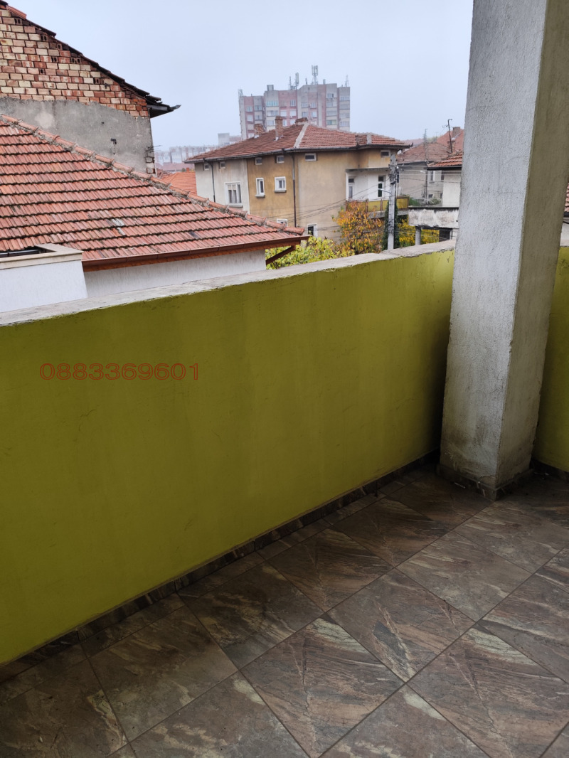 Продава ЕТАЖ ОТ КЪЩА, гр. Ловеч, Широк център, снимка 11 - Етаж от къща - 52779692