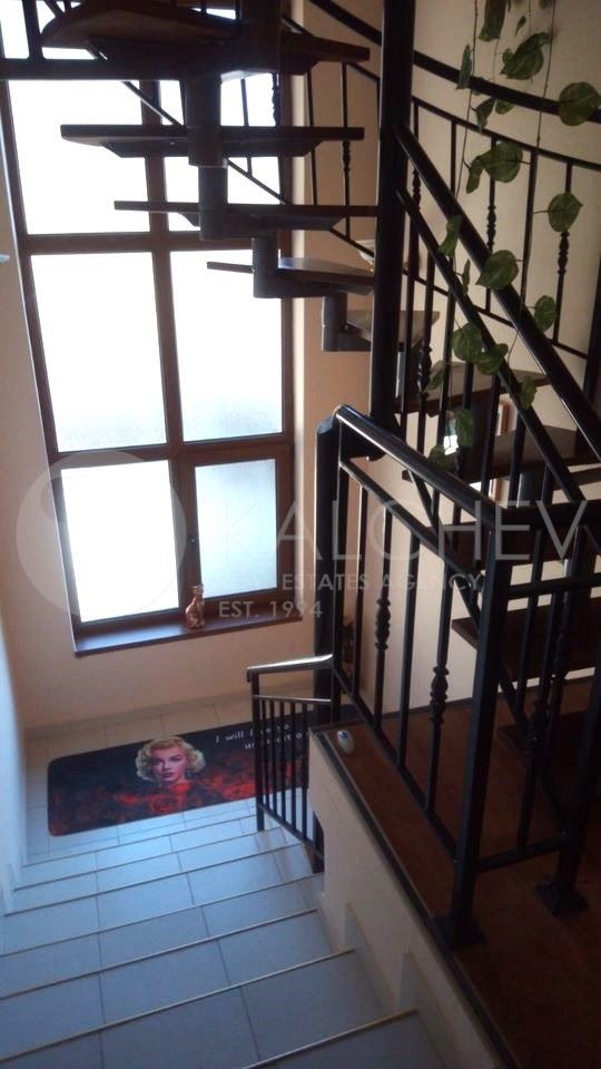 Продава КЪЩА, гр. Балчик, област Добрич, снимка 8 - Къщи - 52420829