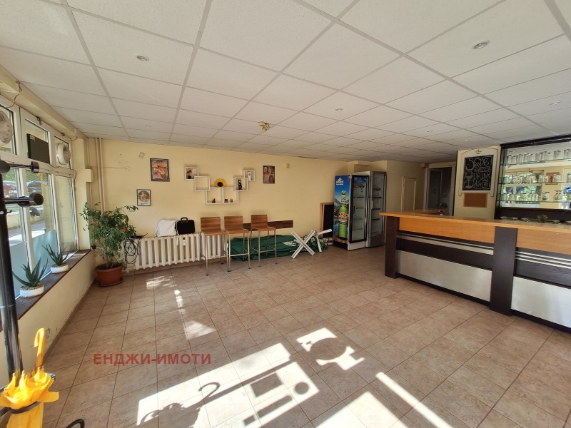 Eladó  Üzlet Sofia , Borovo , 68 négyzetméter | 84701943