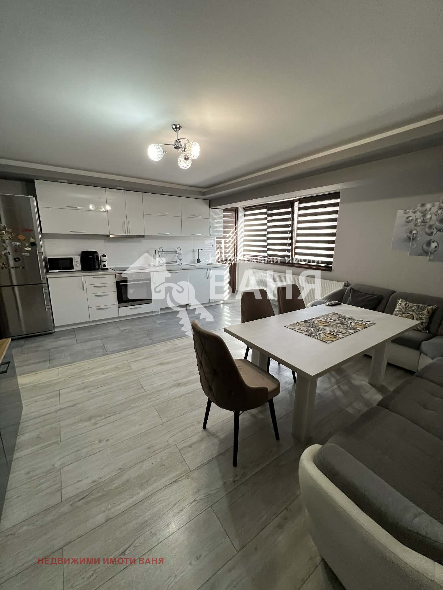 Продава ЕТАЖ ОТ КЪЩА, гр. Карлово, област Пловдив, снимка 3 - Етаж от къща - 53815850