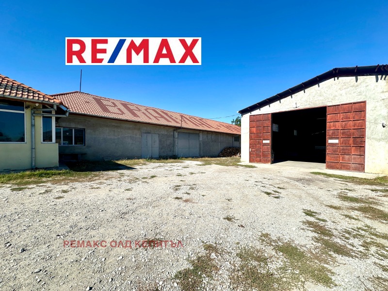 Na prodej  Úložný prostor oblast Veliko Tarnovo , Ljaskovec , 7000 m2 | 10409613