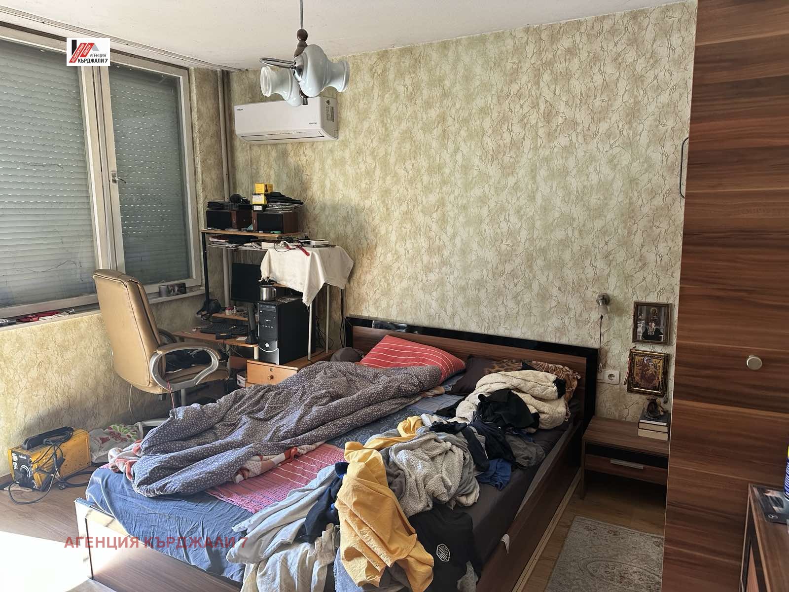 Продава МНОГОСТАЕН, гр. Кърджали, Веселчане, снимка 7 - Апартаменти - 55550566