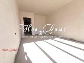 1 chambre Vazrajdane 4, Varna