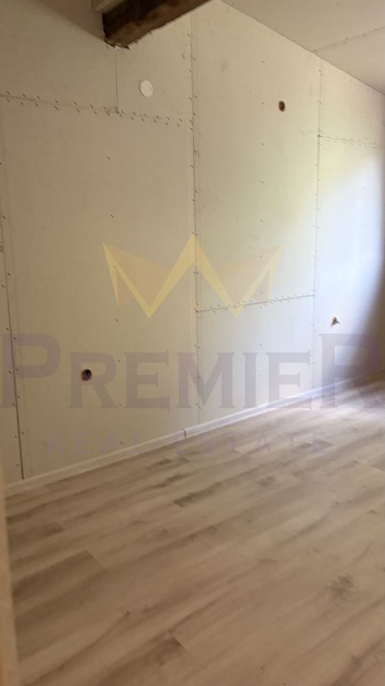 Продава ЕТАЖ ОТ КЪЩА, гр. Пловдив, Център, снимка 12 - Етаж от къща - 56495427