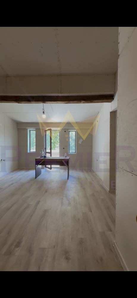 Продава ЕТАЖ ОТ КЪЩА, гр. Пловдив, Център, снимка 8 - Етаж от къща - 56495427
