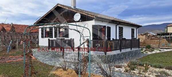 Продава КЪЩА, с. Красново, област Пловдив