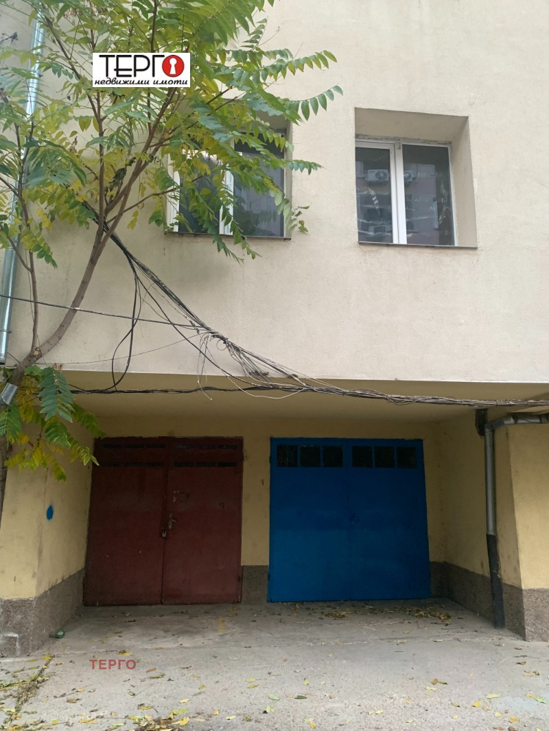 Продава ГАРАЖ, ПАРКОМЯСТО, гр. Русе, Център, снимка 2 - Гаражи и паркоместа - 52143417