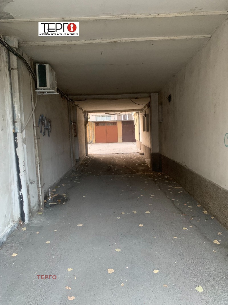 Продава ГАРАЖ, ПАРКОМЯСТО, град Русе, Център • 25000 € / 48895.75 лв. • 45316456 1