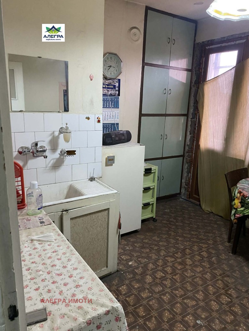 Продава 1-СТАЕН, гр. Пазарджик, Идеален център, снимка 2 - Апартаменти - 53431144