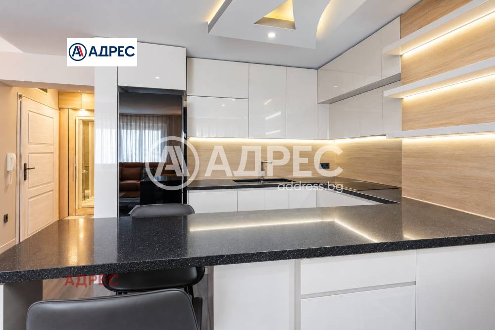Продава МНОГОСТАЕН, гр. Варна, ВИНС-Червен площад