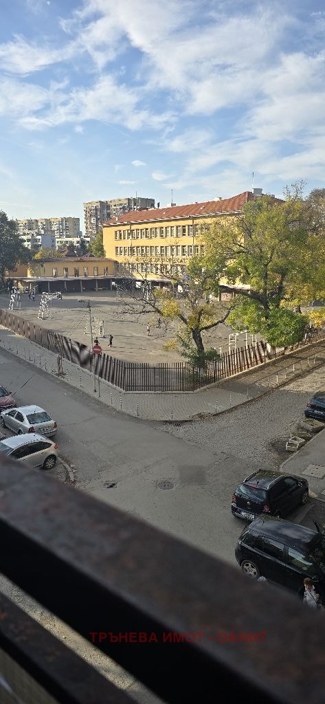 Продава 3-СТАЕН, гр. София, Сухата река